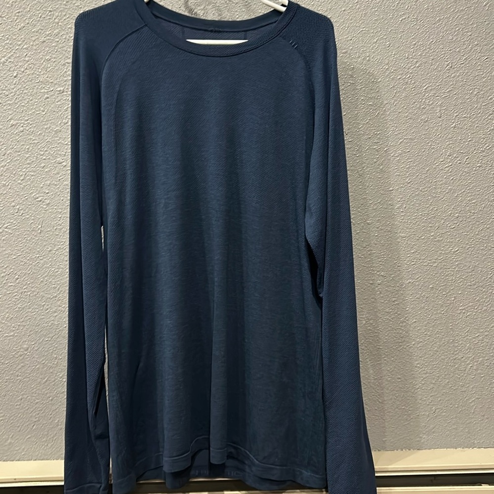 Lululemon Metal Vent Tech Long Sleeved Shirt Size XL